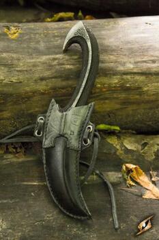 Dark Elven Throwing Knife & Holder