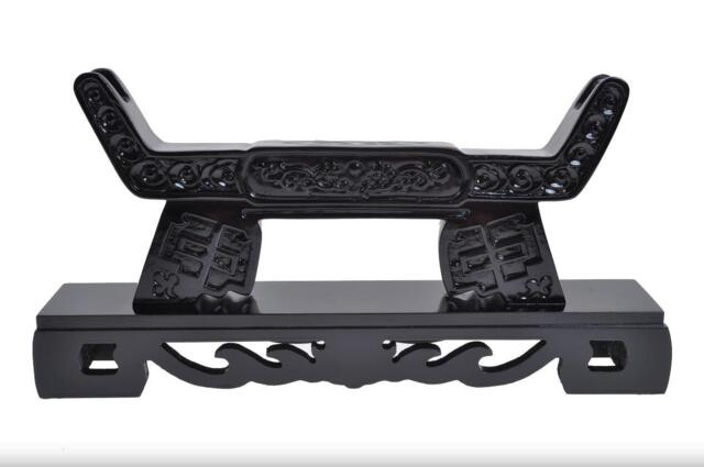 Skulptureret Træ stander til Samuraisværd