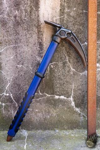 Ice Axe - 63 cm - Blue