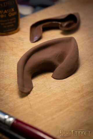 Elverører, Protese, Medium