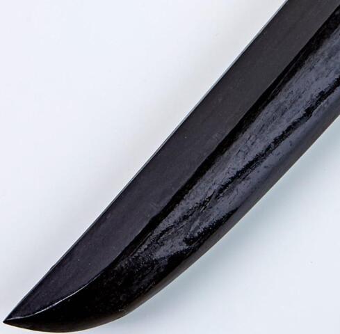 Tanto kniv i sort eg